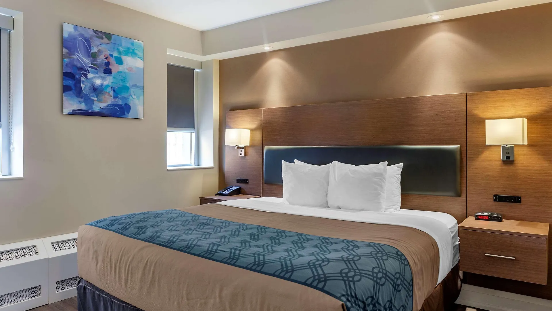 Econo Lodge Inn & Suites Downtown Toronto