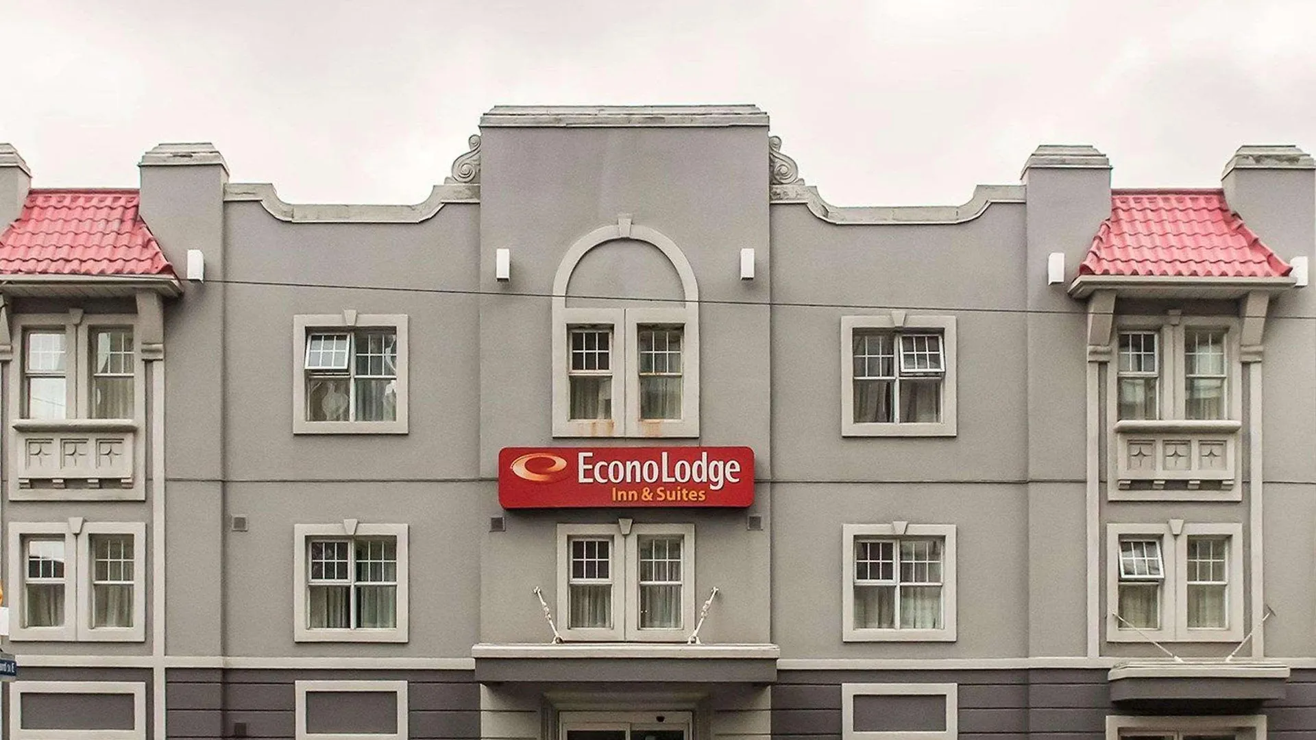 Econo Lodge Inn & Suites Downtown Toronto Hotel