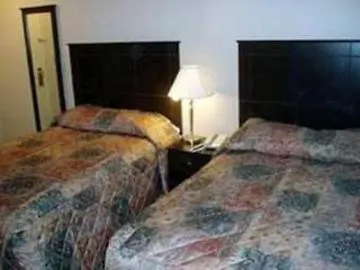 Econo Lodge Inn & Suites Downtown Toronto